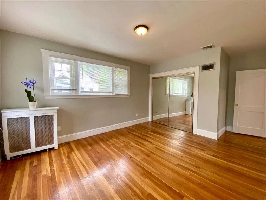 5 bed, 3 bath apartment for rent at 144 Ellison Park, Waltham — photo 9 of 17