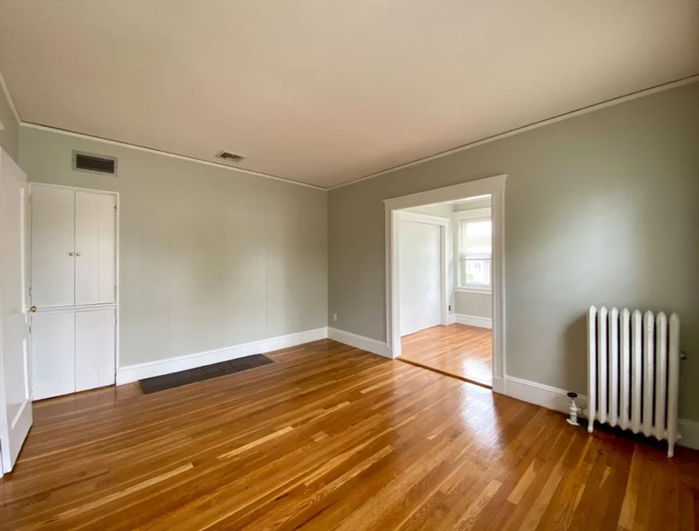 5 bed, 3 bath apartment for rent at 144 Ellison Park, Waltham — photo 5 of 17