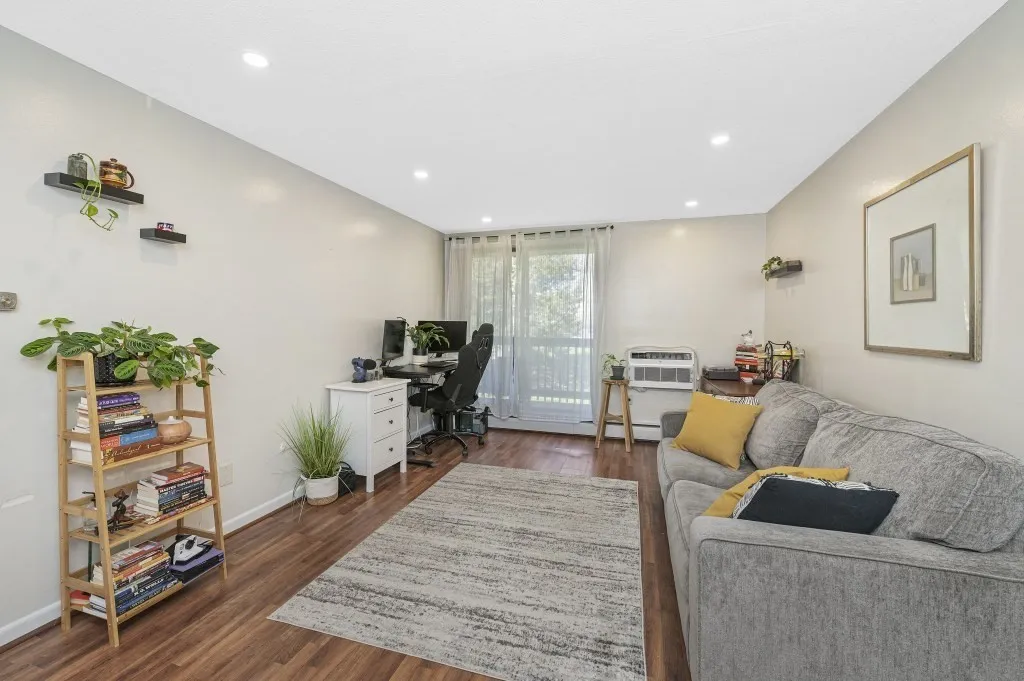 2 bed, 1 bath apartment for rent at 144 Kenrick St Unit 12, Oak Square — photo 5 of 34