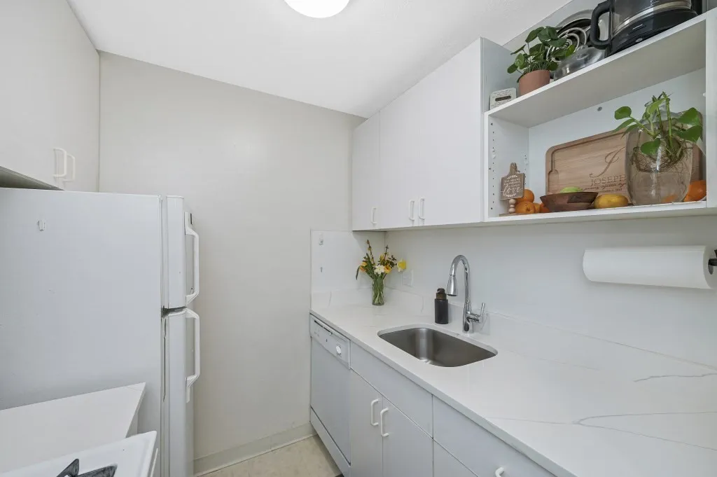 2 bed, 1 bath apartment for rent at 144 Kenrick St Unit 12, Oak Square — photo 13 of 34