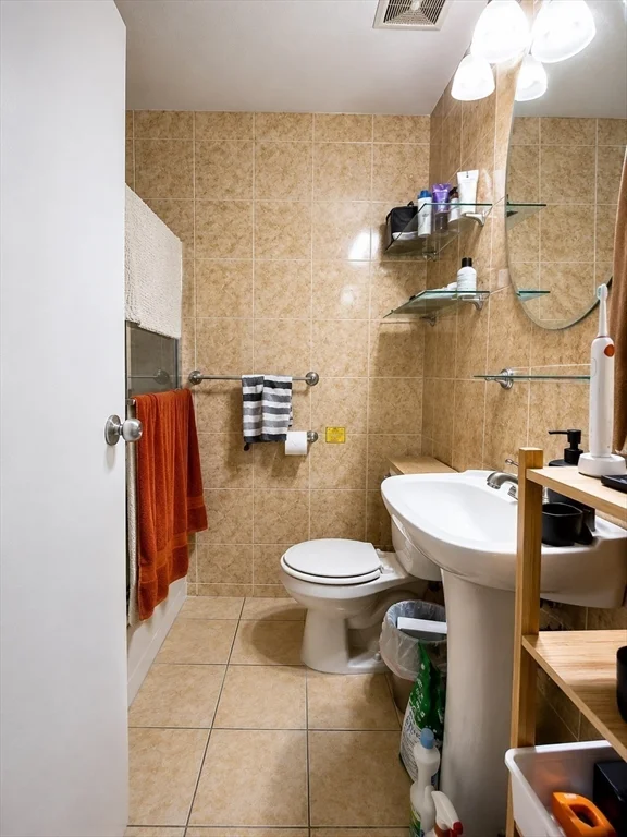 2 bed, 1 bath apartment for rent at 144 Kenrick Unit 35, Brighton — photo 6 of 7