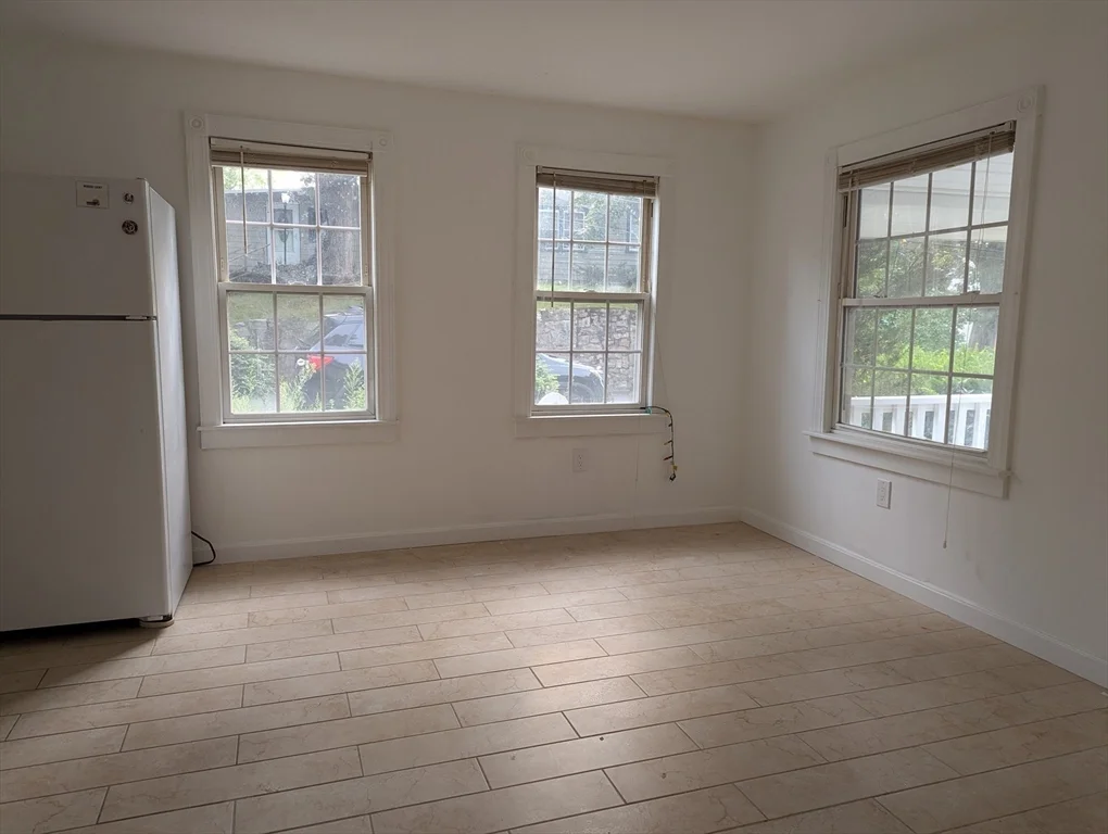 3 bed, 3 bath apartment for rent at 144 Lake Shore Dr, Weymouth — photo 3 of 25