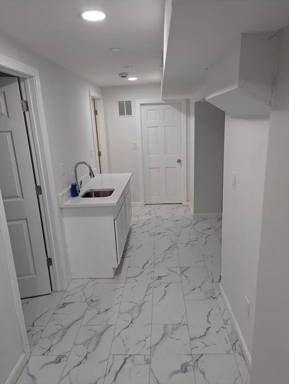 3 bed, 3 bath apartment for rent at 144 Lake Shore Dr, Weymouth — photo 16 of 25