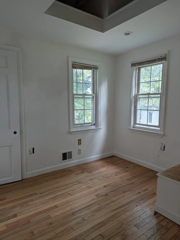3 bed, 3 bath apartment for rent at 144 Lake Shore Dr, Weymouth — photo 12 of 25