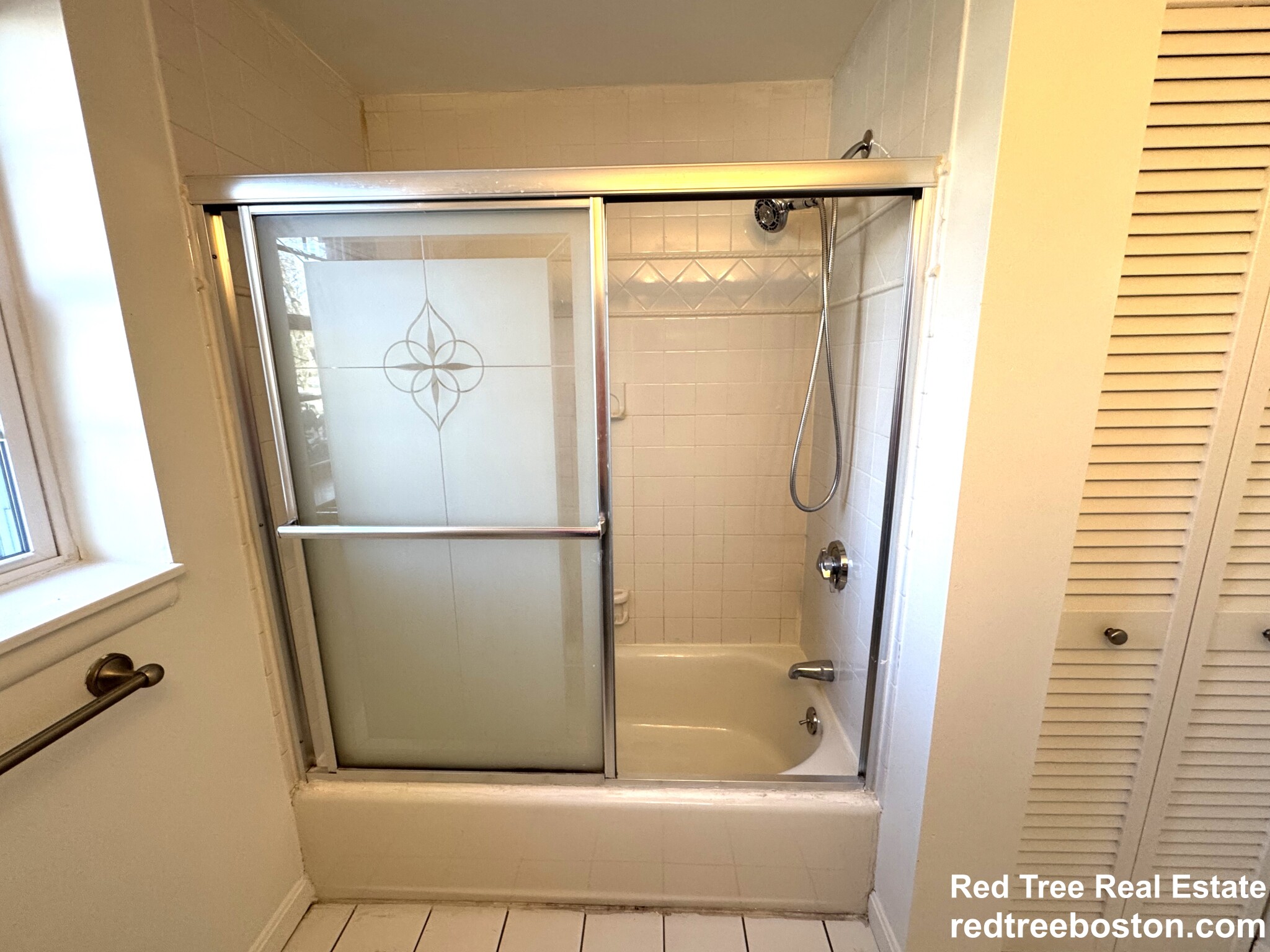 2 bed, 1 bath apartment for rent at 144 Lake Shore Rd Unit 1, Brighton — photo 16 of 21