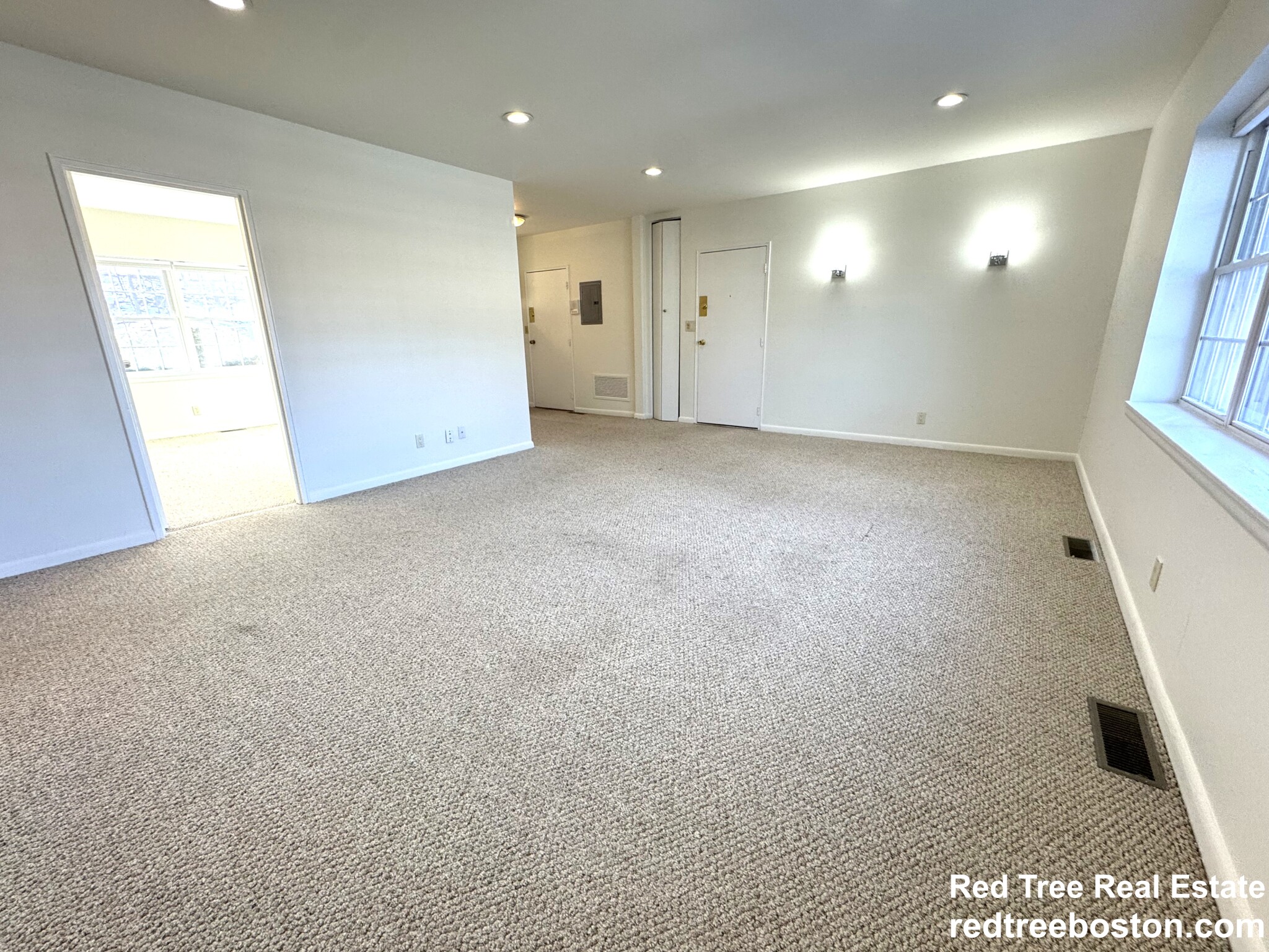 2 bed, 1 bath apartment for rent at 144 Lake Shore Rd Unit 1, Brighton — photo 5 of 21