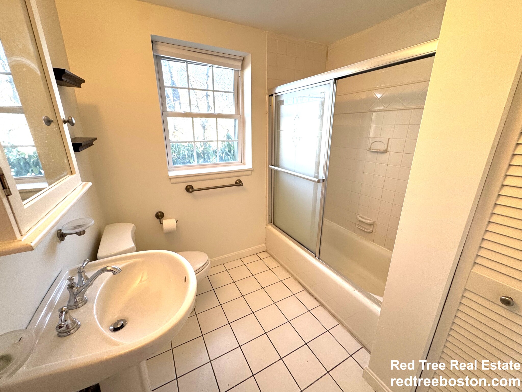2 bed, 1 bath apartment for rent at 144 Lake Shore Rd Unit 1, Brighton — photo 15 of 21