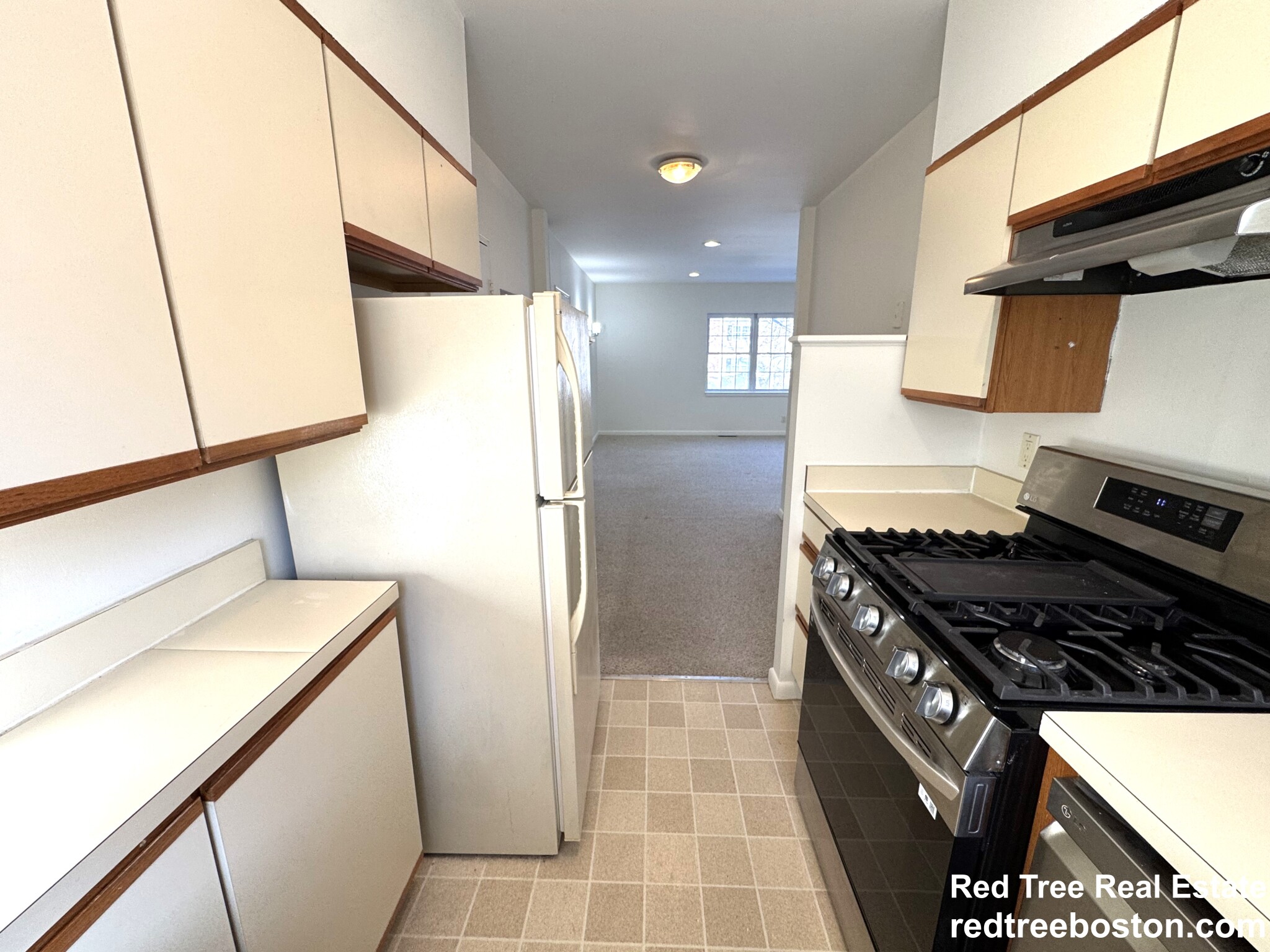 2 bed, 1 bath apartment for rent at 144 Lake Shore Rd Unit 1, Brighton — photo 3 of 21