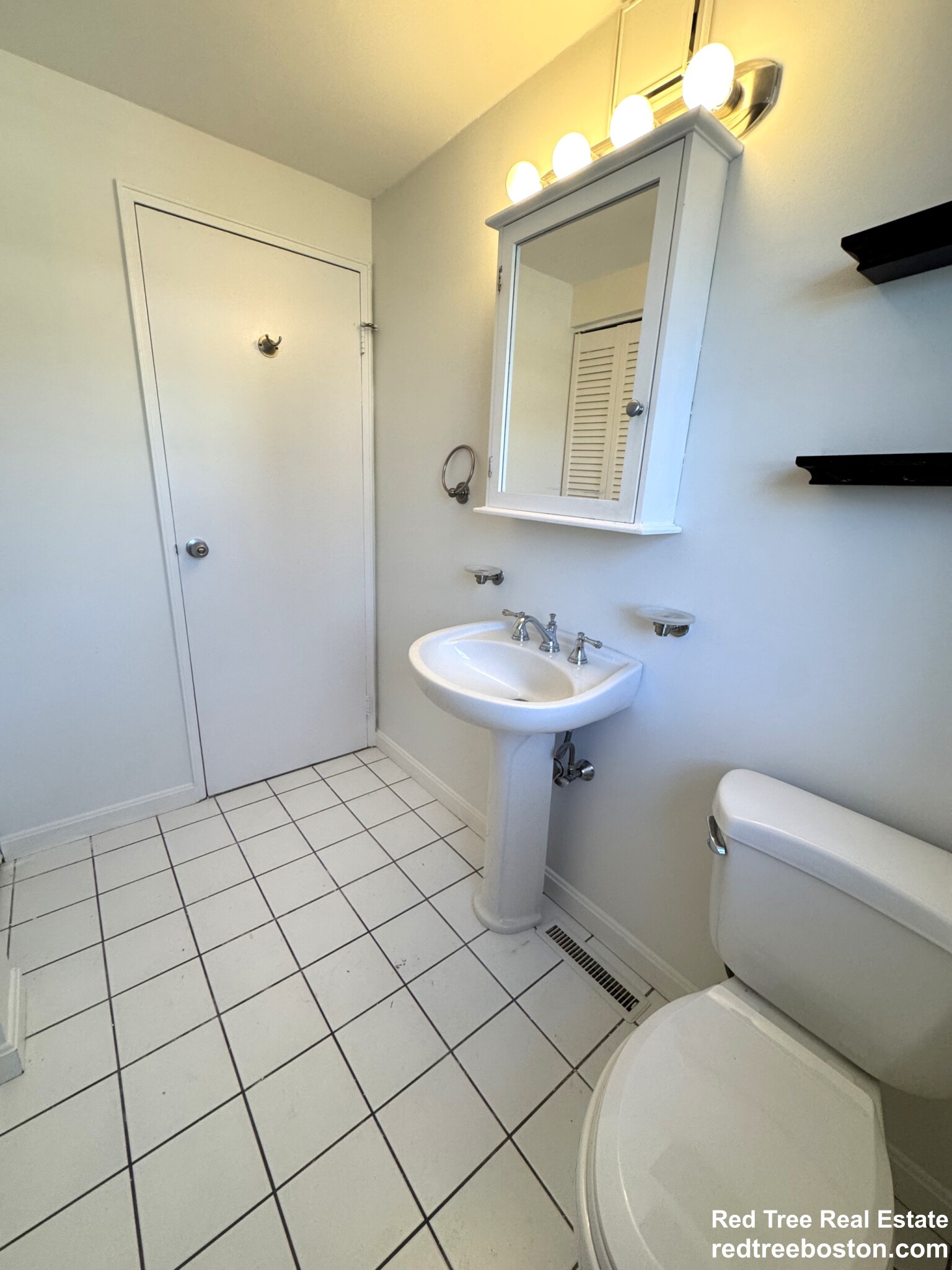 2 bed, 1 bath apartment for rent at 144 Lake Shore Rd Unit 1, Brighton — photo 17 of 21