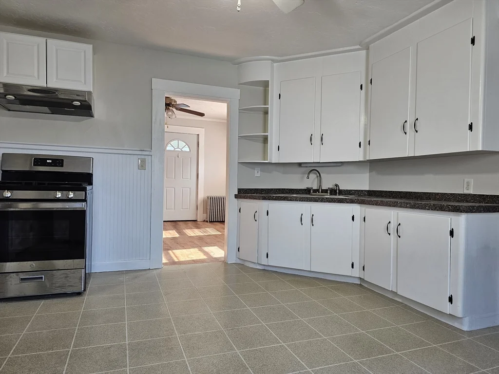 2 bed, 1 bath apartment for rent at 144 Liberty St Unit 2, Quincy — photo 7 of 16