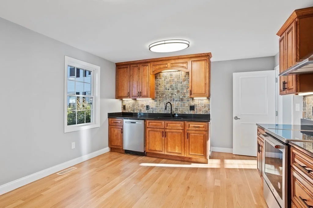 1 bed, 1 bath apartment for rent at 144 Lincoln Rd Unit 1, Lincoln — photo 5 of 28