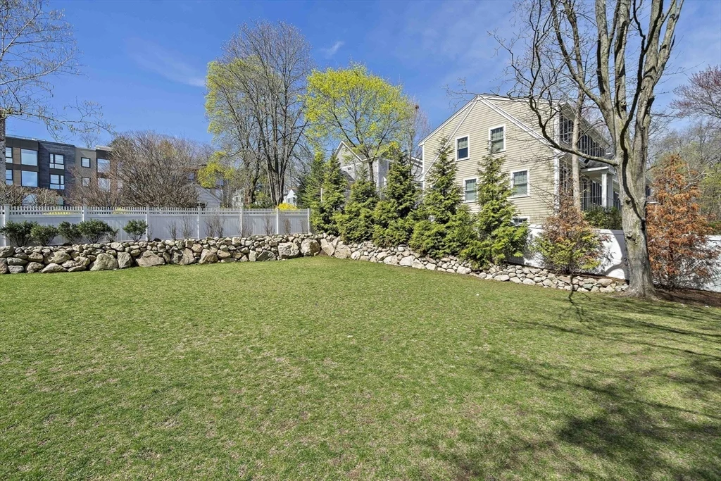 3 bed, 2 bath apartment for rent at 144 Linden St Unit 2, Wellesley — photo 27 of 28