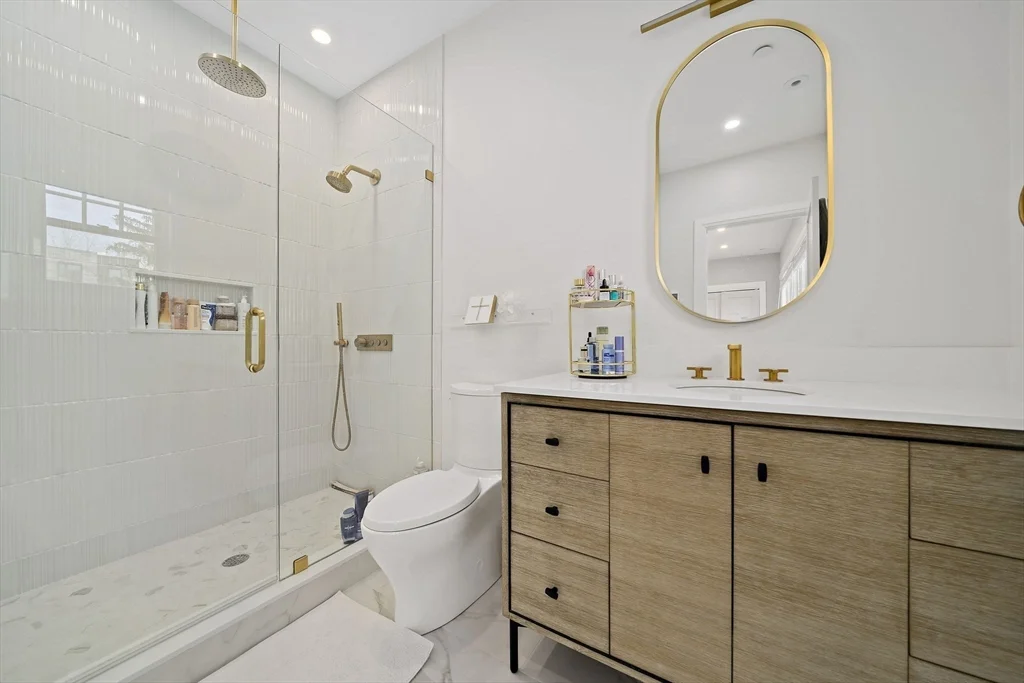 3 bed, 2 bath apartment for rent at 144 Linden St Unit 2, Wellesley — photo 13 of 28