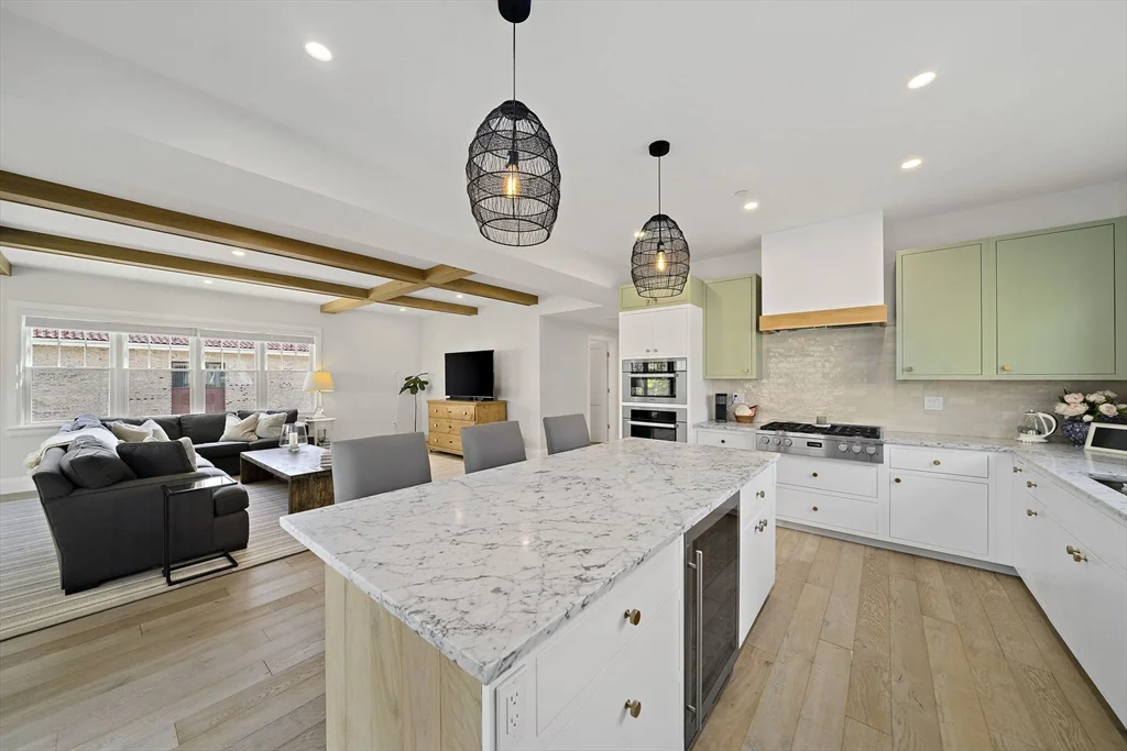 3 bed, 2 bath apartment for rent at 144 Linden St Unit 2, Wellesley