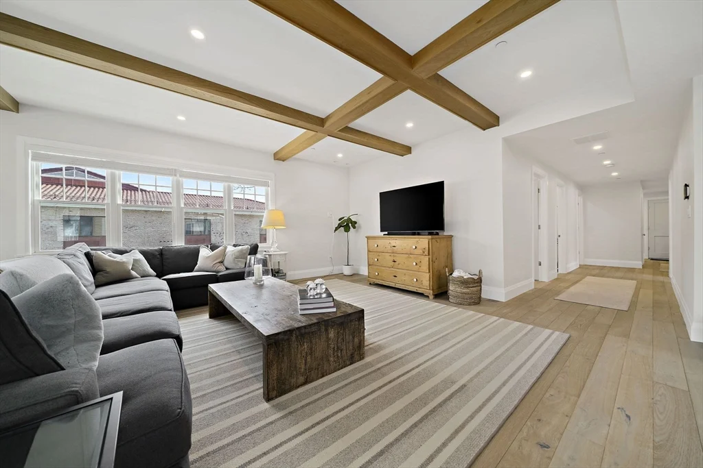 3 bed, 2 bath apartment for rent at 144 Linden St Unit 2, Wellesley — photo 10 of 28
