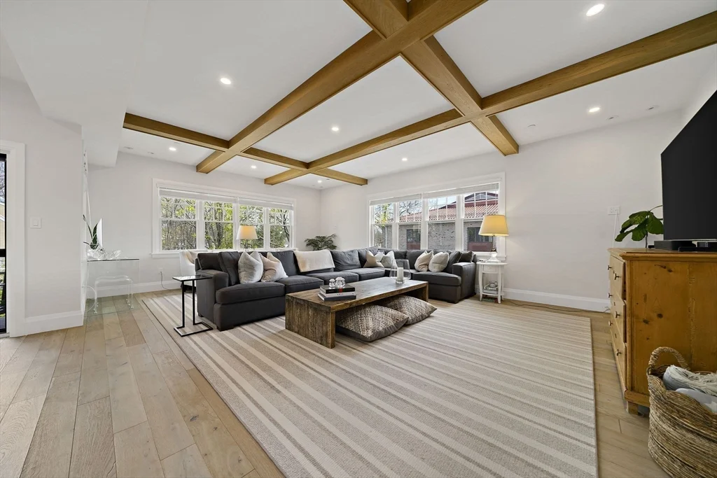3 bed, 2 bath apartment for rent at 144 Linden St Unit 2, Wellesley — photo 9 of 28