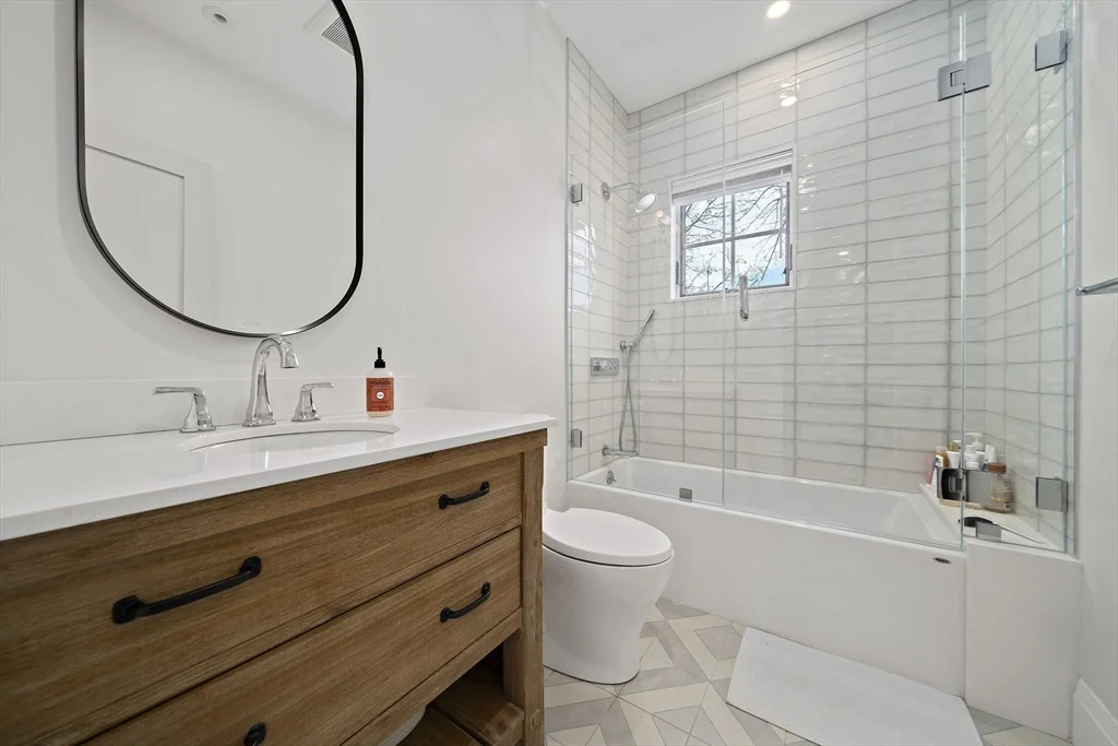 3 bed, 2 bath apartment for rent at 144 Linden St Unit 2, Wellesley — photo 15 of 28