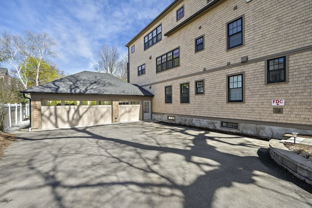 3 bed, 2 bath apartment for rent at 144 Linden St Unit 2, Wellesley — photo 23 of 28