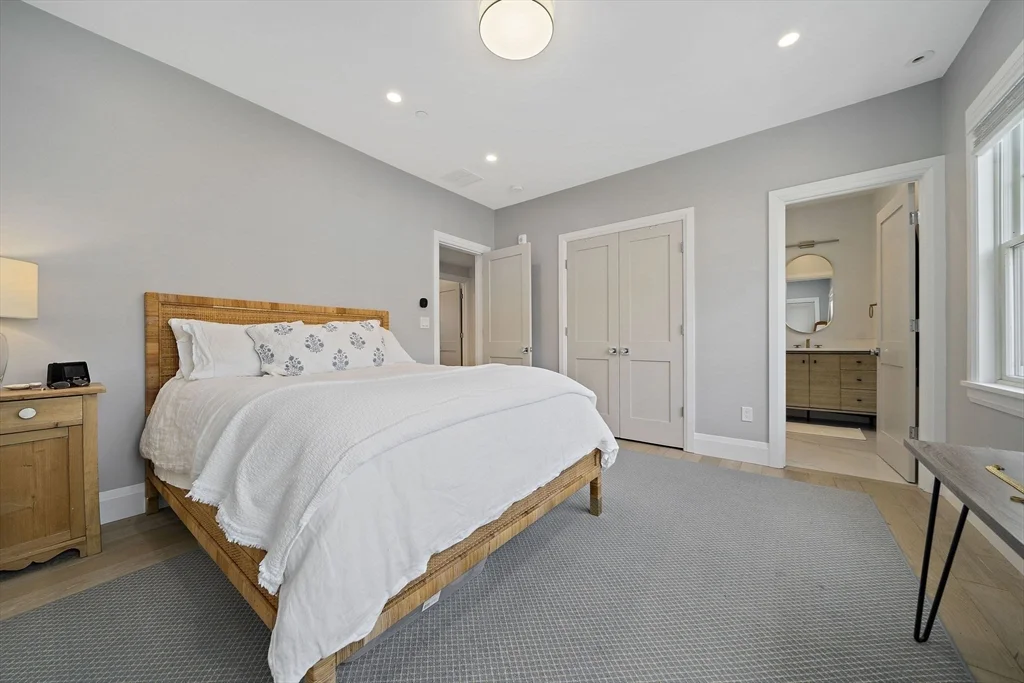 3 bed, 2 bath apartment for rent at 144 Linden St Unit 2, Wellesley — photo 12 of 28