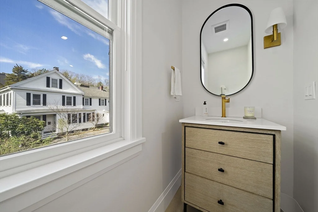 3 bed, 2 bath apartment for rent at 144 Linden St Unit 2, Wellesley — photo 18 of 28