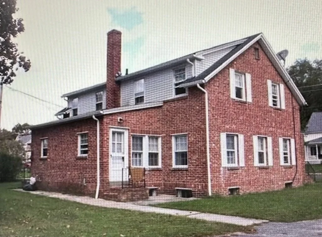 2 bed, 1 bath apartment for rent at 144 Linwood St Unit 144, Uxbridge — photo 2 of 12