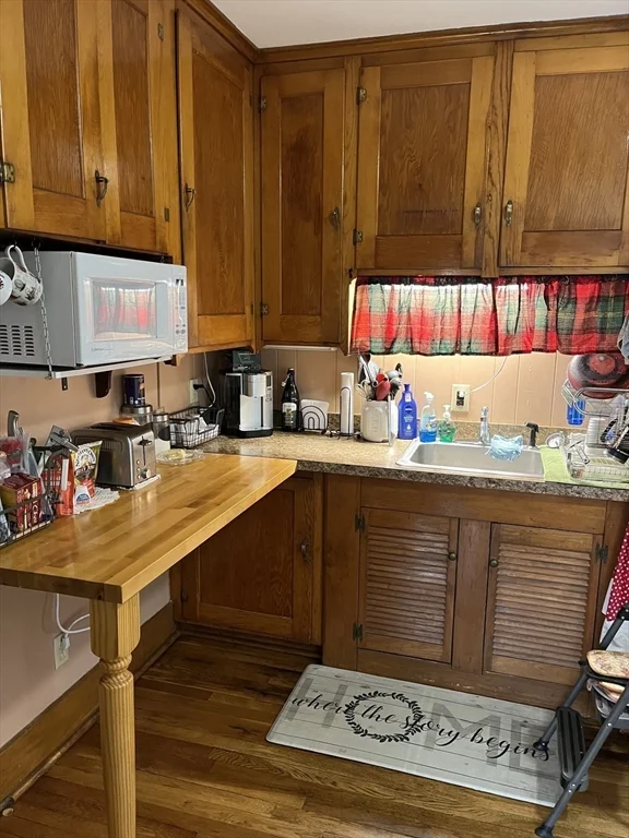 2 bed, 1 bath apartment for rent at 144 Linwood St Unit 144, Uxbridge — photo 5 of 12