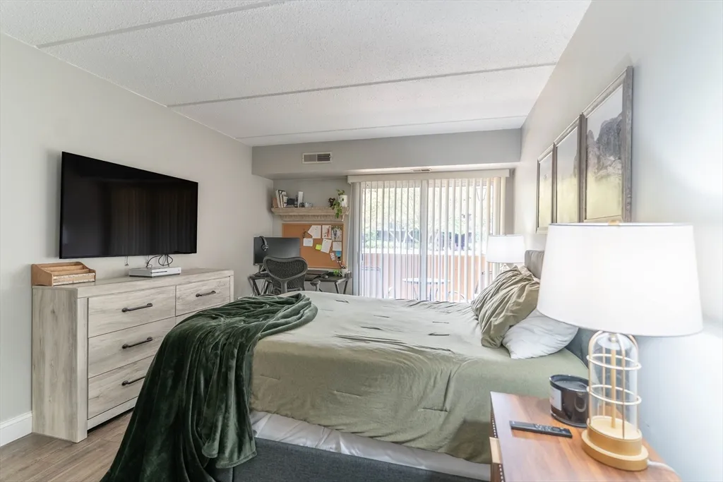 1 bed, 1 bath apartment for rent at 144 Marble Unit 103, Stoneham — photo 8 of 15