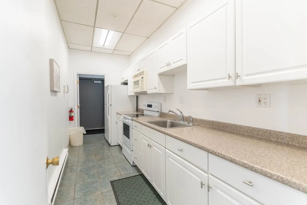 1 bed, 1 bath apartment for rent at 144 Marble Unit 103, Stoneham — photo 14 of 15