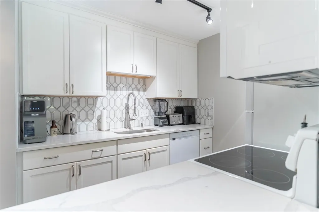 1 bed, 1 bath apartment for rent at 144 Marble Unit 103, Stoneham — photo 2 of 15