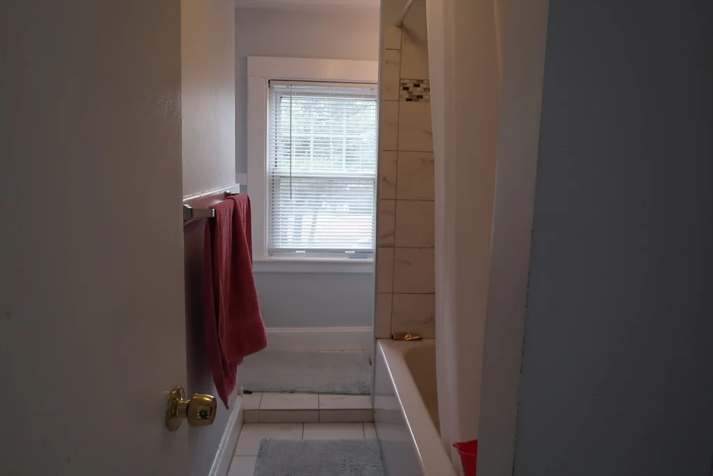 3 bed, 2 bath apartment for rent at 144 Massasoit St, Waltham — photo 13 of 16