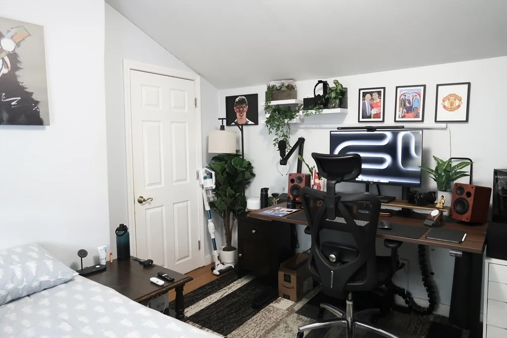 3 bed, 2 bath apartment for rent at 144 Massasoit St, Waltham — photo 8 of 16