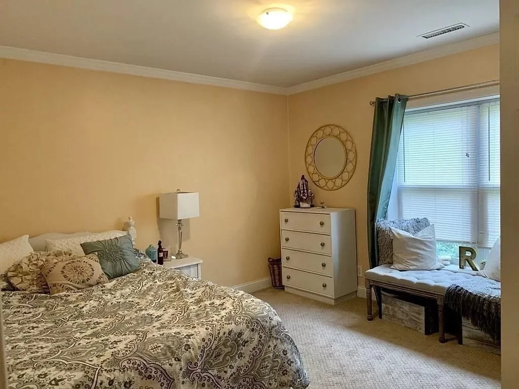 3 bed, 1 bath apartment for rent at 144 Newton St Unit 2, Brighton — photo 3 of 11