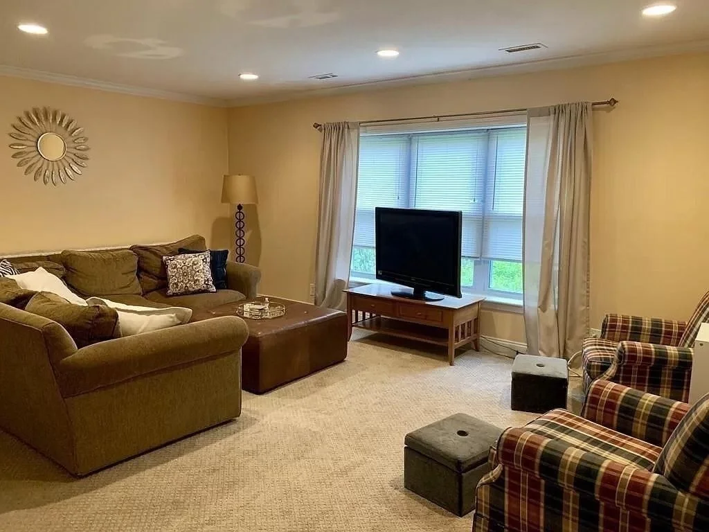 3 bed, 1 bath apartment for rent at 144 Newton St Unit 2, Brighton — photo 2 of 11