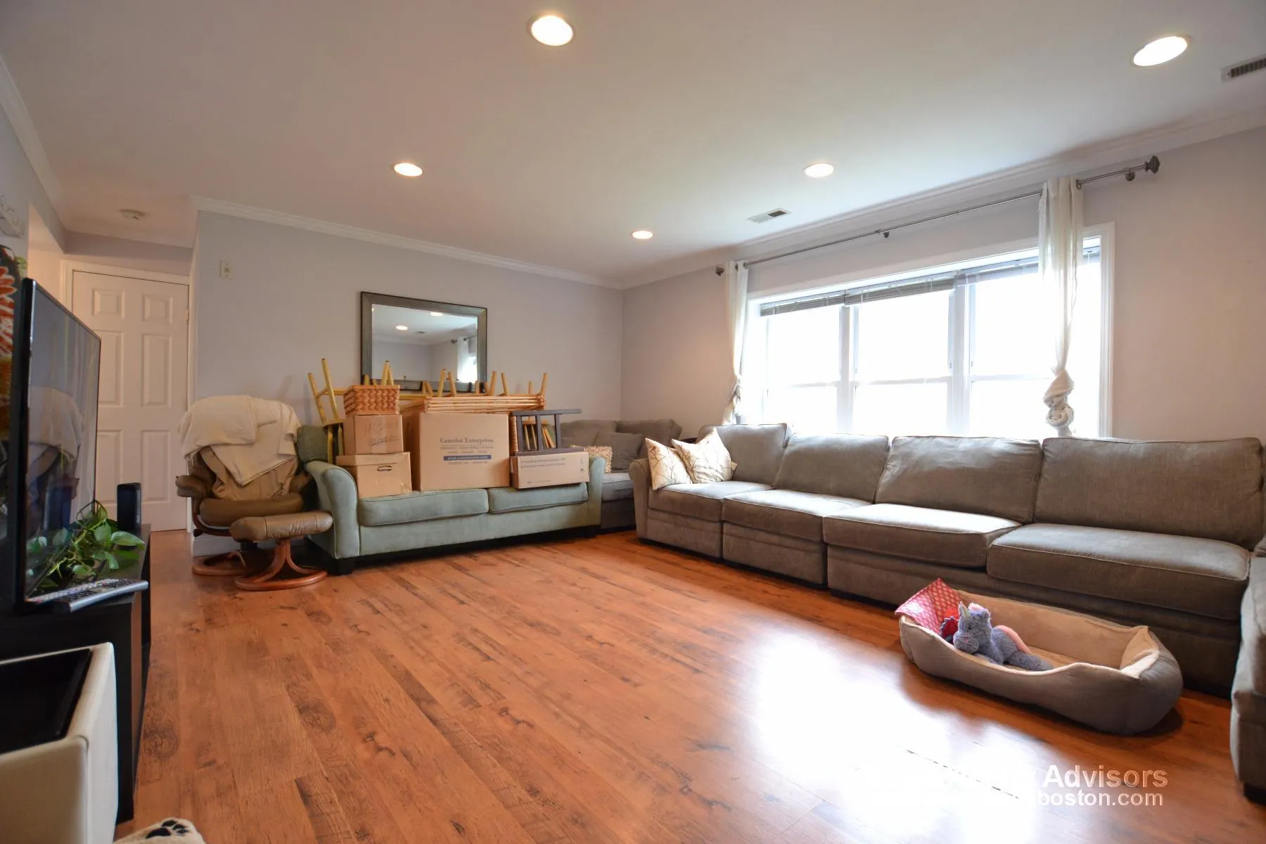 3 bed, 2 bath apartment for rent at 144 Newton St Unit 4, Brighton — photo 3 of 12