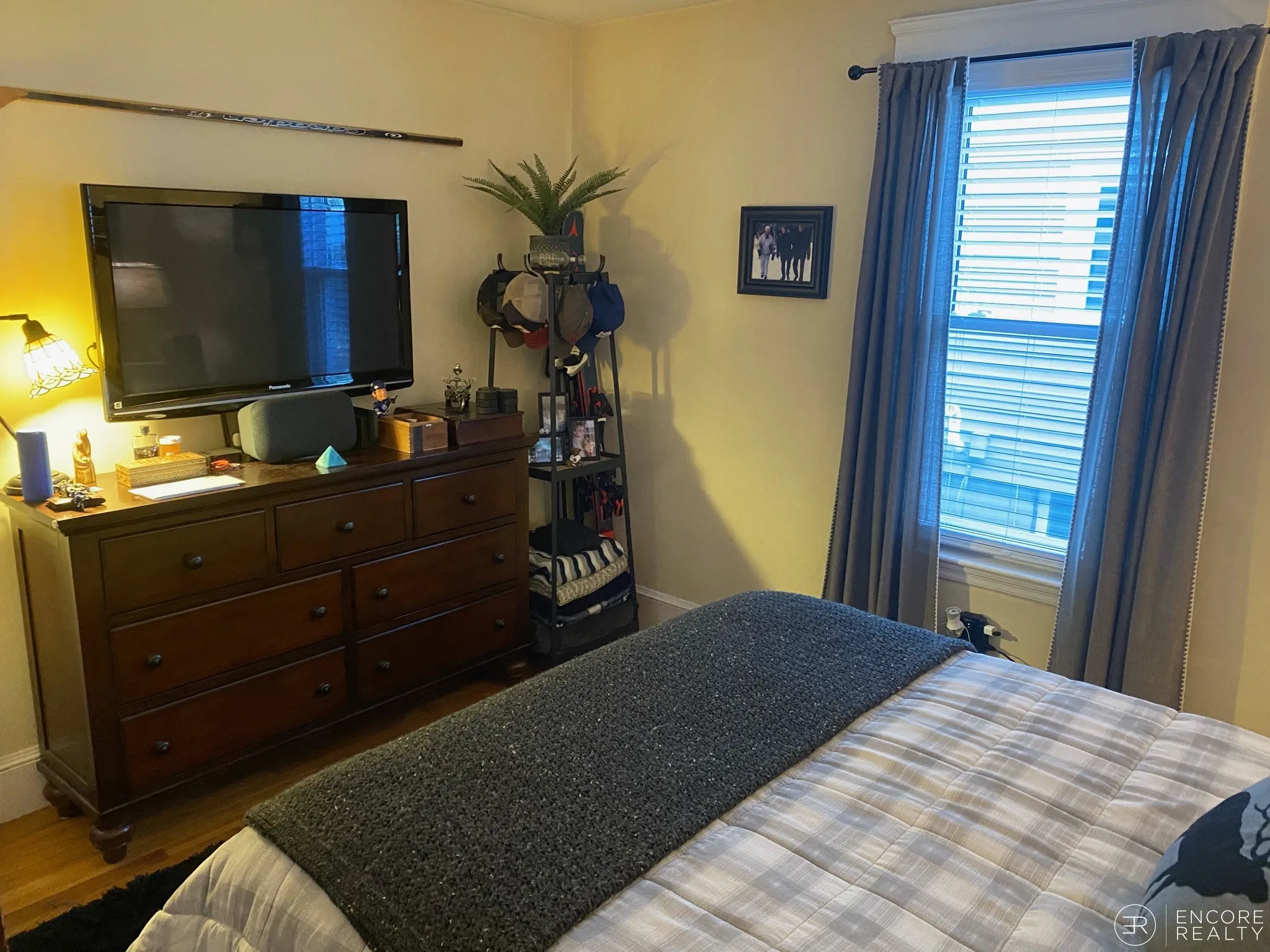 3 bed, 1 bath apartment for rent at 144 Nonantum St Unit 1, Brighton — photo 5 of 10