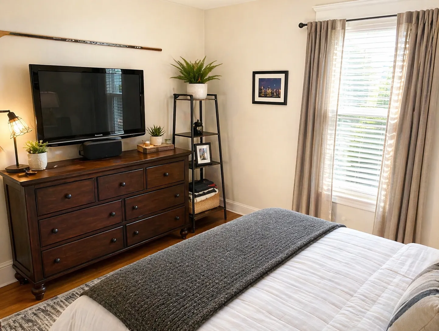 3 bed, 1 bath apartment for rent at 144 Nonantum St Unit 144, Brighton — photo 4 of 10