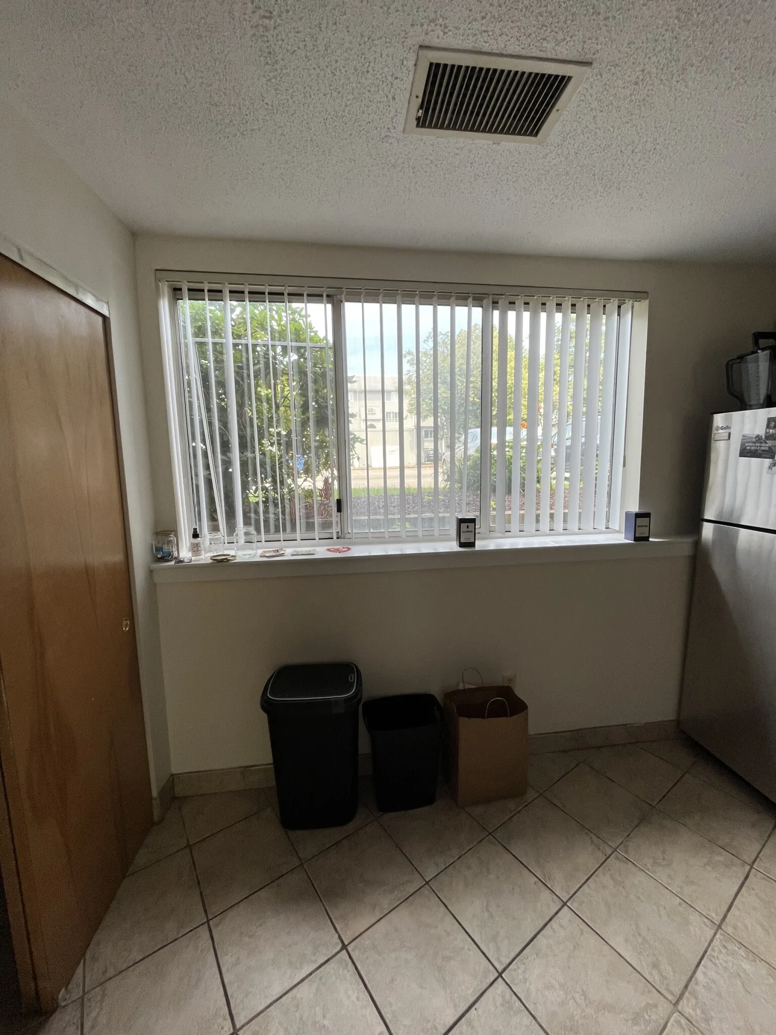 2 bed, 1.5 bath apartment for rent at 144 North Beacon St Unit B1, Oak Square — photo 4 of 18