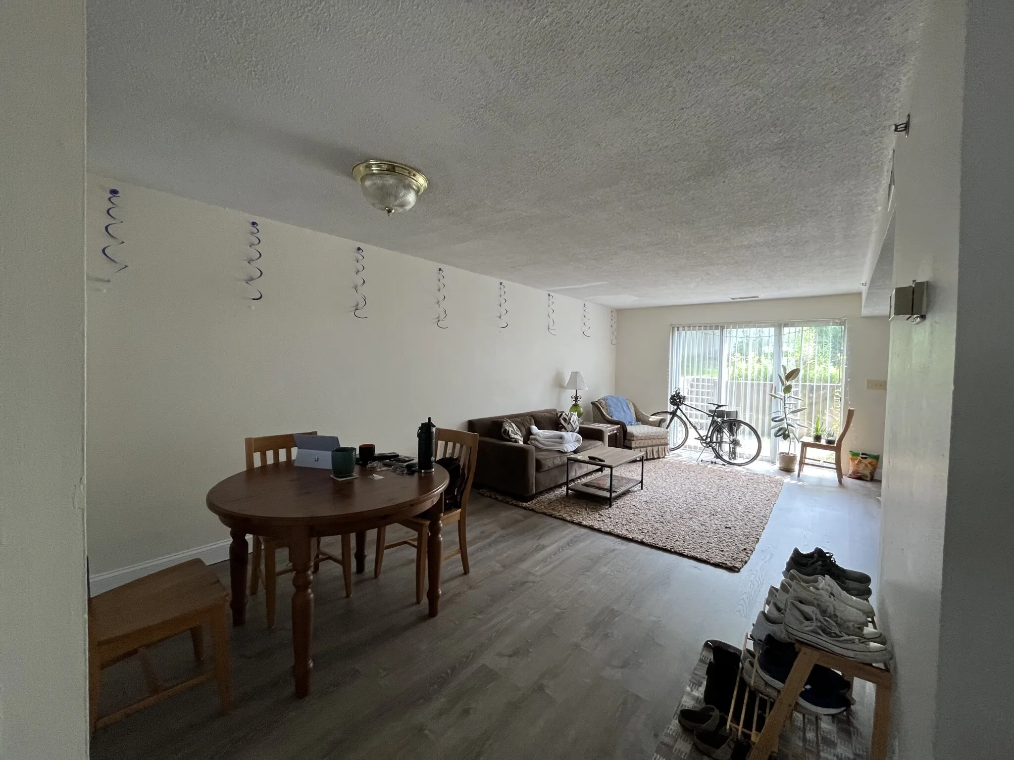 2 bed, 1.5 bath apartment for rent at 144 North Beacon St Unit B1, Oak Square — photo 7 of 18