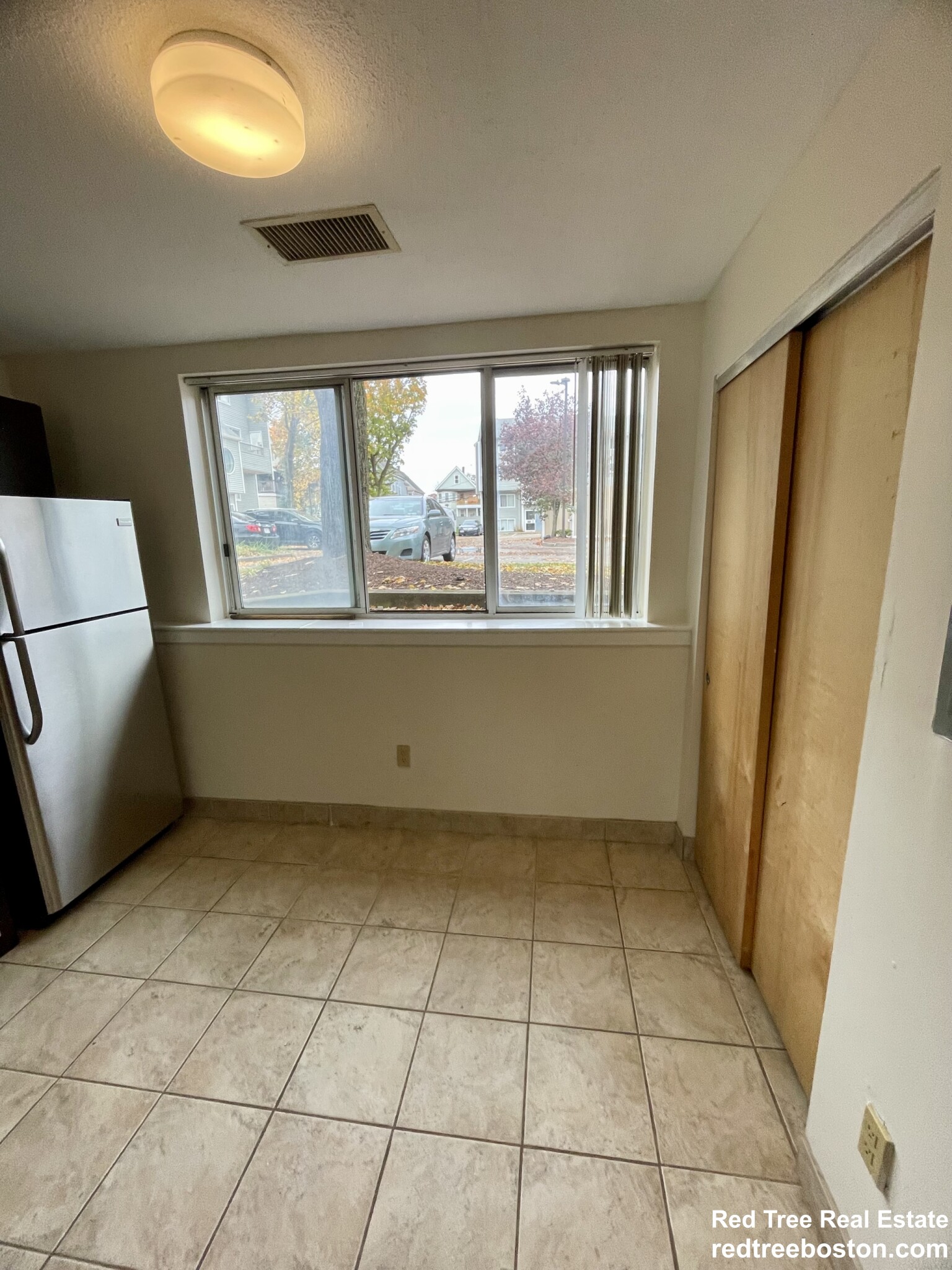 2 bed, 1.5 bath apartment for rent at 144 North Beacon St Unit B2, Brighton — photo 3 of 22