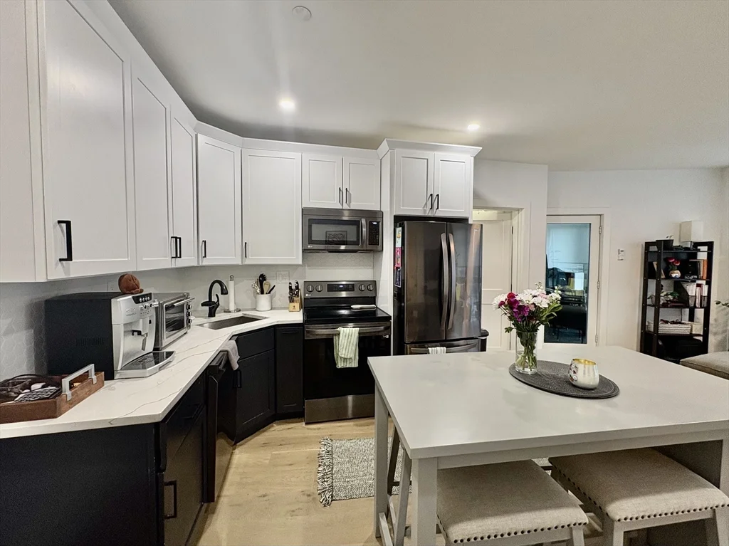 1 bed, 1 bath apartment for rent at 144 Old Colony Ave Unit 305, South Boston — photo 1 of 8