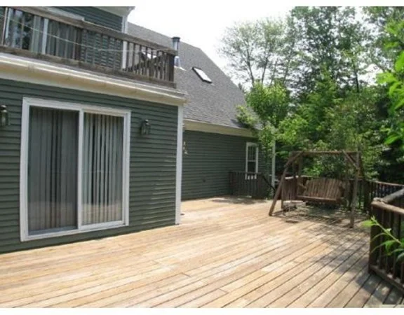 4 bed, 1 bath apartment for rent at 144 Parmenter Rd, Hudson — photo 4 of 39