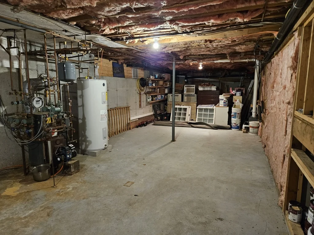 4 bed, 1 bath apartment for rent at 144 Parmenter Rd, Hudson — photo 36 of 39