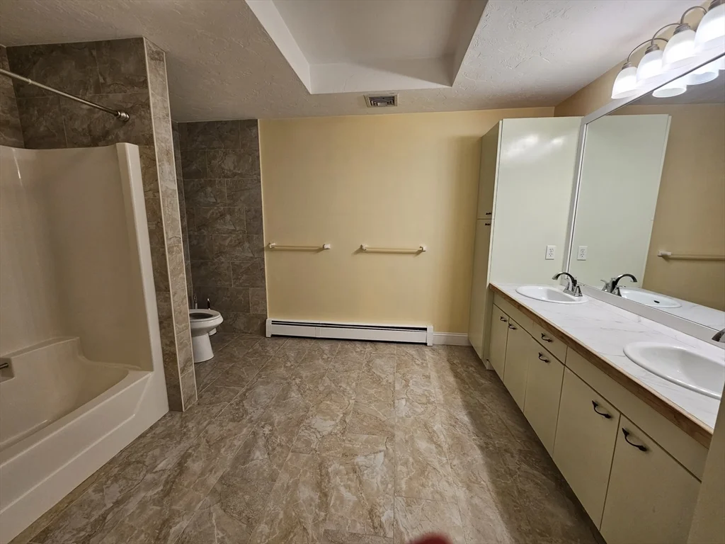 4 bed, 1 bath apartment for rent at 144 Parmenter Rd, Hudson — photo 30 of 39