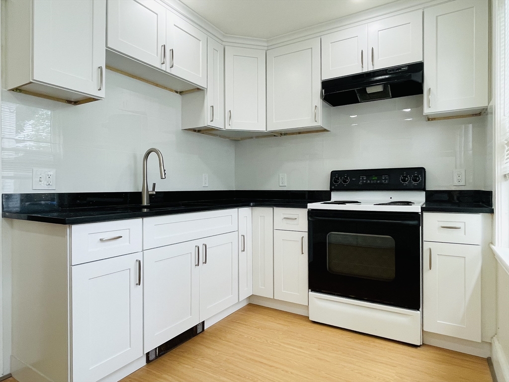 1 bed, 1 bath apartment for rent at 144 School St Unit 1L, Waltham — photo 1 of 9