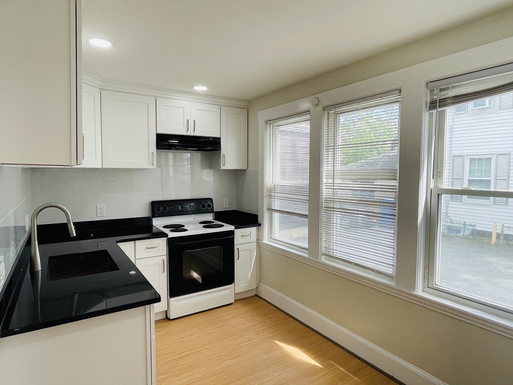 1 bed, 1 bath apartment for rent at 144 School St Unit 1L, Waltham — photo 3 of 9