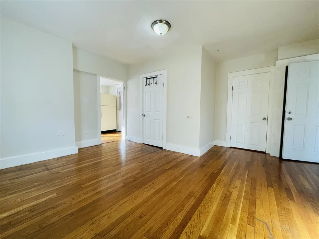 1 bed, 1 bath apartment for rent at 144 School St Unit 2L, Waltham — photo 8 of 10