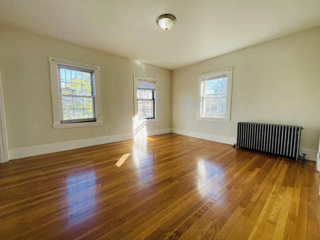 1 bed, 1 bath apartment for rent at 144 School St Unit 2L, Waltham — photo 4 of 10