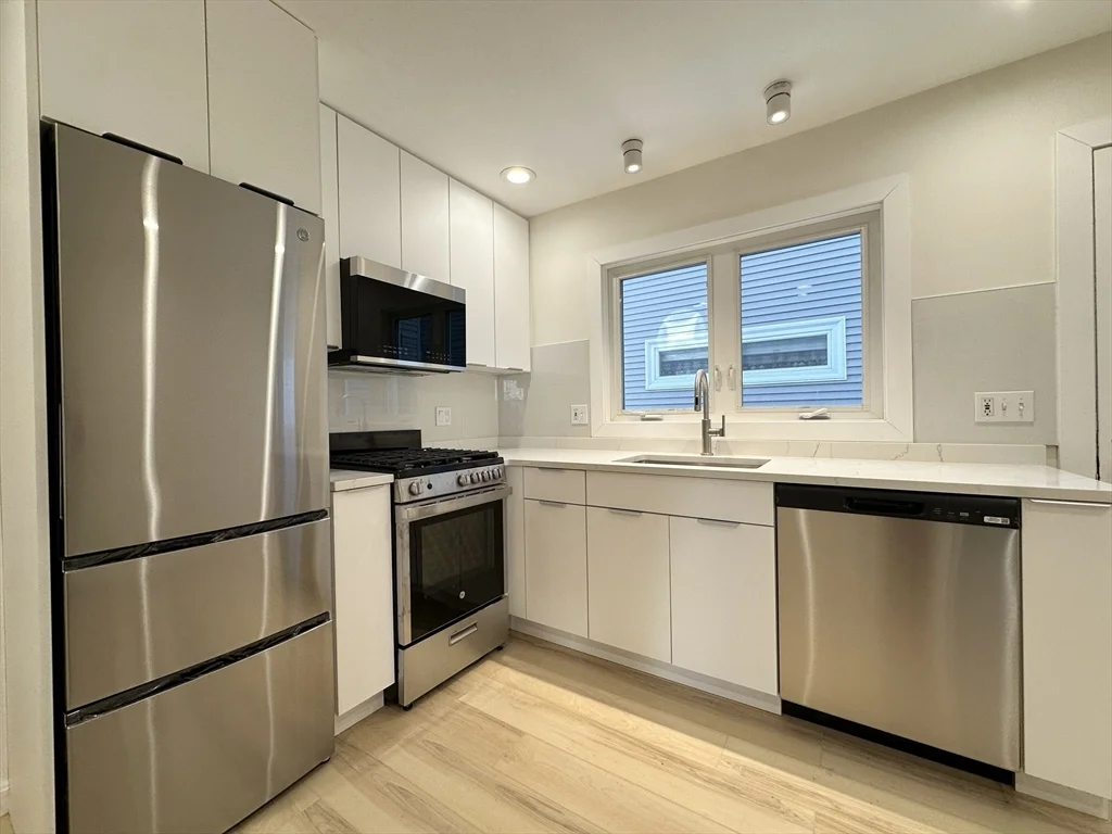 2 bed, 1 bath apartment for rent at 144 Spring St Unit 2F, Kendall Square — photo 2 of 11