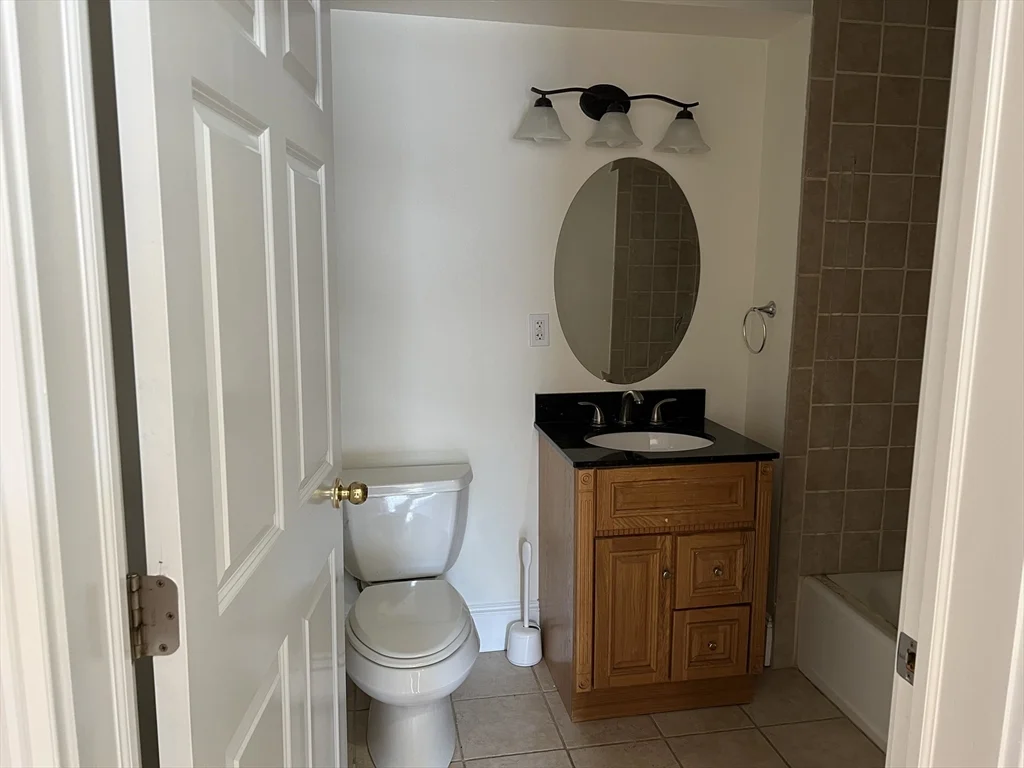 2 bed, 2 bath apartment for rent at 144 Washington St Unit 3, Peabody — photo 5 of 8