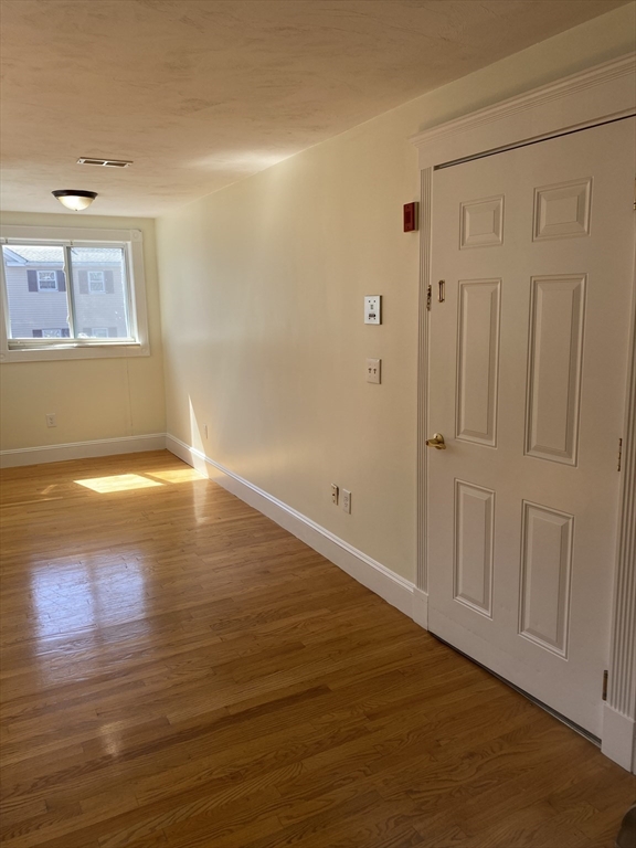 1 bed, 1 bath apartment for rent at 144 Washington Unit 4, South Peabody — photo 3 of 8
